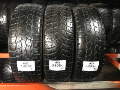 215/70/15 KUMHO POWER GRIP KC11 Зимние шипованные бу